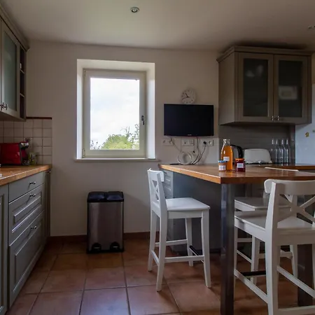 別荘 Goulapie, Village De