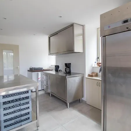 別荘 Goulapie, Village De