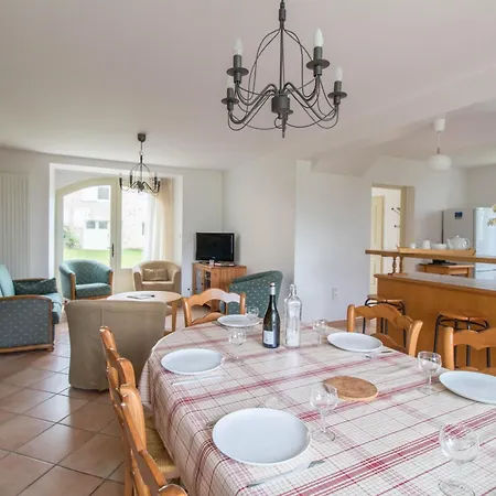 別荘 Goulapie, Village De