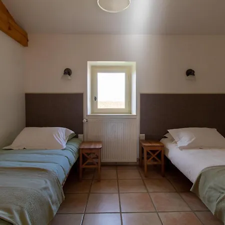 Goulapie, Village De Feriehus *