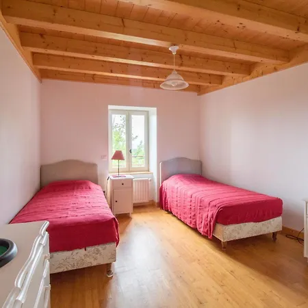 別荘 Goulapie, Village De *