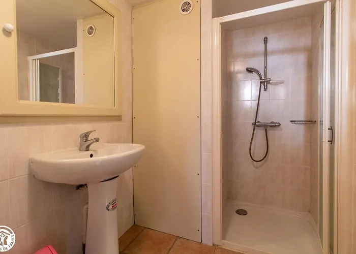 Goulapie, Village De * Saint-Quentin-sur-Sauxillanges