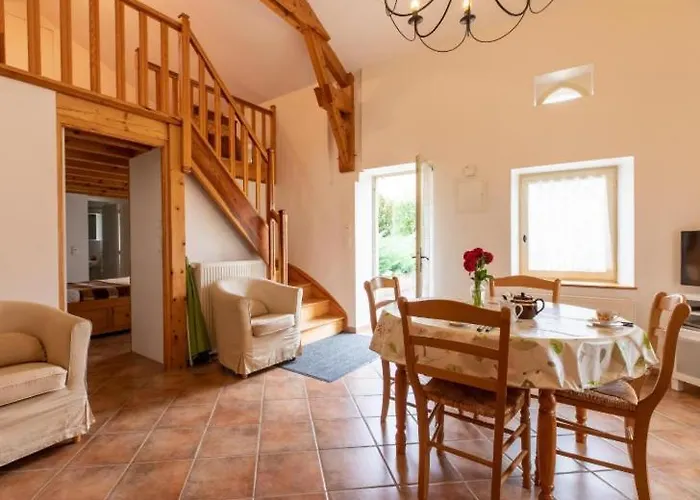 Goulapie, Village De * Saint-Quentin-sur-Sauxillanges